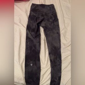 Fast and free, 25* lululemon leggings size 4